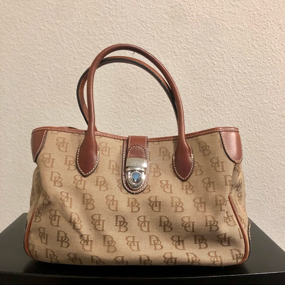 Dooney Bourke Vintage Signature DB Logo Womens Purse